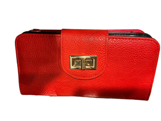 TURN LOCK CROSSBODY WALLET